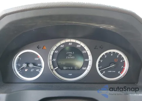 2009 Mercedes-Benz C 300 Luxury 4Matic z USA, uszkodzony, nr VIN WDDGF81XX9R065265